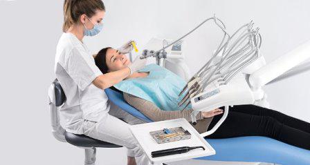 Компания Curaden представила первое стоматологическое кресло с выходом в интернет